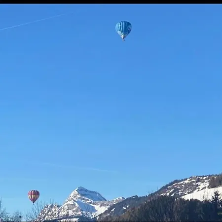 Tres Bel Avec A Stallion D 25 Apartmán